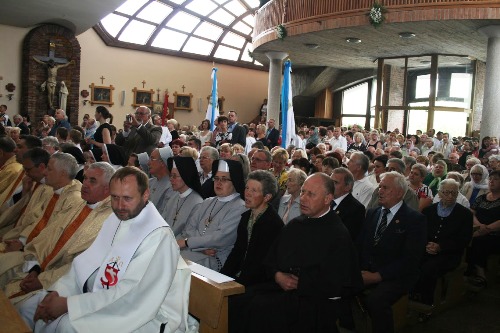 Архієпископ Мечислав Мокшицький здійснив чин посвячення нового храму у Львові.(ФОТО)